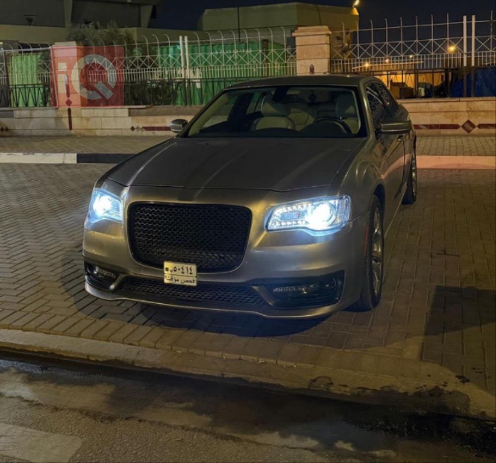 كرايسلر 300